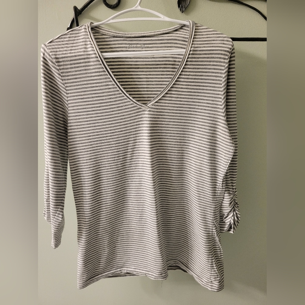 Eddie Bauer striped v-neck top with 3/4 ruched sleeves, size M